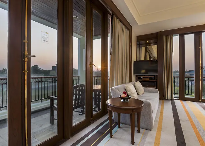 Chatrium Hotel Royal Lake Yangon